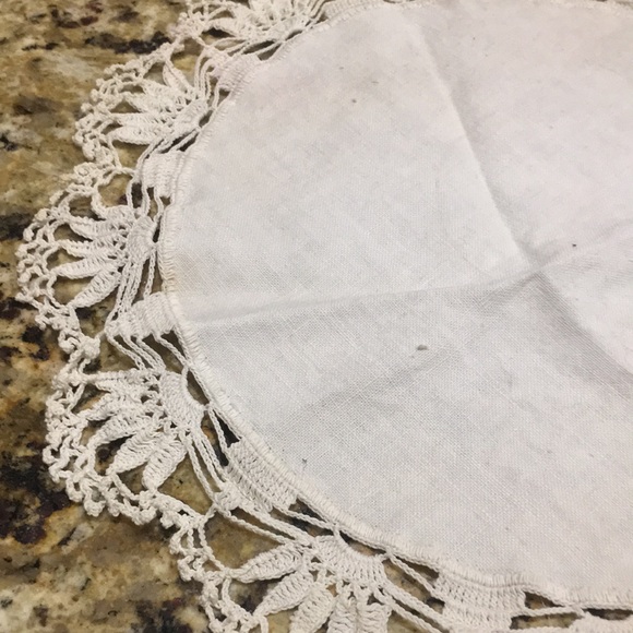 Antique handcrafted Doily with ornate trim close to 11” round amazing Condition! - Picture 7 of 8